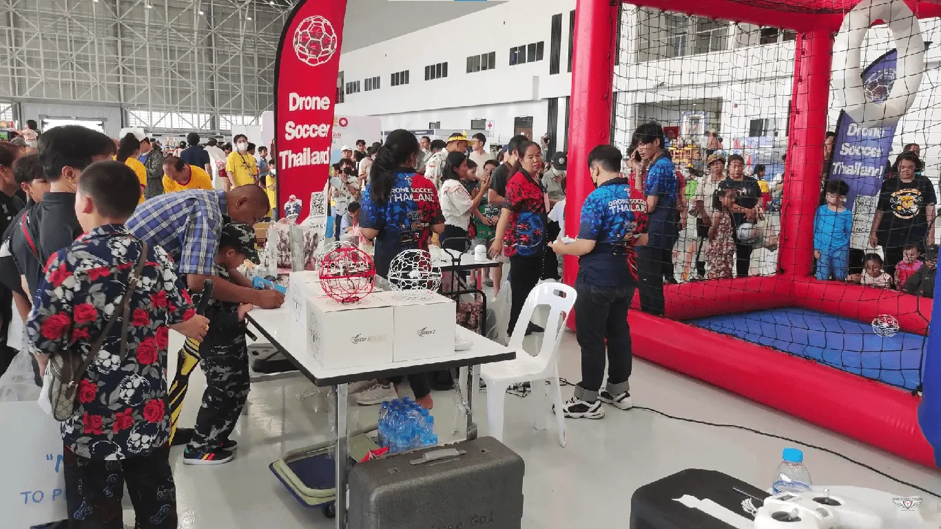 กิจกรรมทดลองบิน Drone Soccer ในงานวันเด็กแห่งชาติ ณ พื้นที่โรงเก็บ บ. ฝูงบิน 601 กองบิน 6 2024